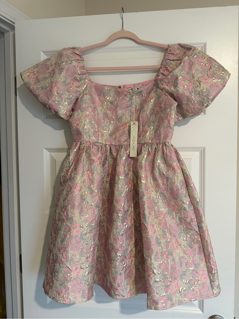 She + Sky Pink and Gold Jacquard Puff-Sleeve Mini Dress